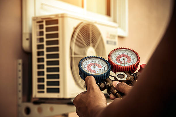 Professional Hvac technician working in Charlotte, MI